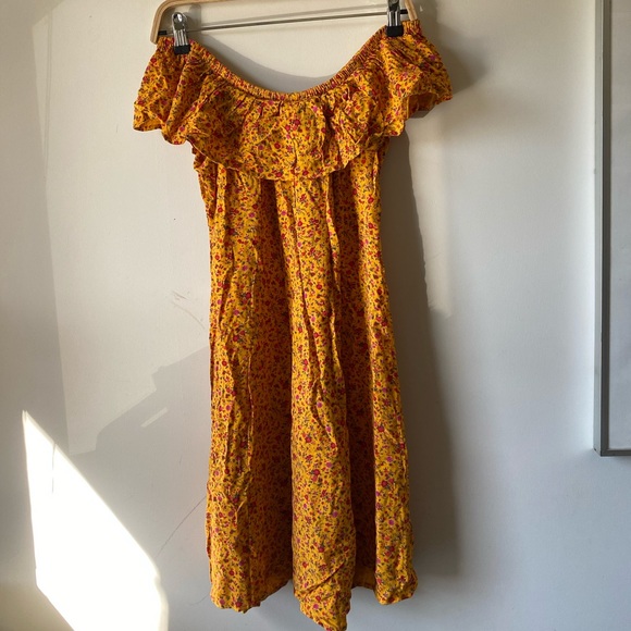 Yellow Off the Shoulder Dress - Picture 3 of 5